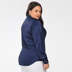camisa plus size de cetim azul marinho jussara costas mini