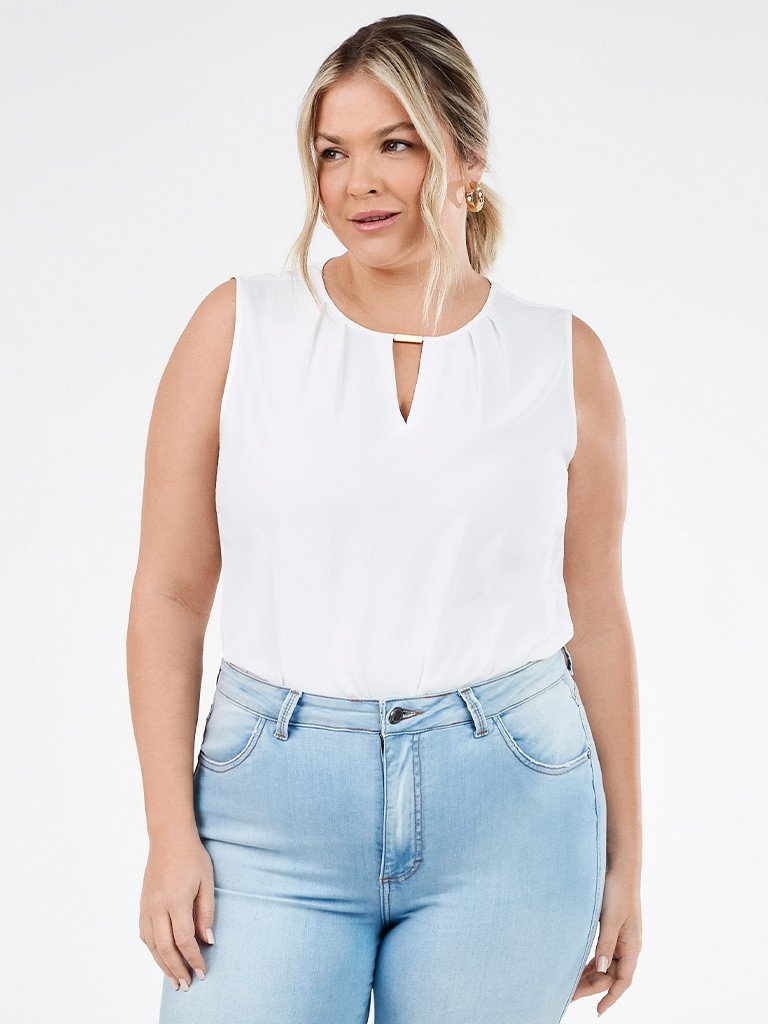 regata plus size branca com decote v suzana