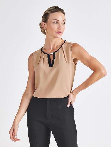 Regata Mocha Mousse com Decote V Enola