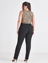 regata com decote v animal print plus size enedina look inteiro costas