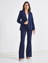 blazer feminino de alfaiataria marinho com martingale tifani look inteiro