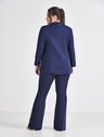 blazer feminino de alfaiataria plus size marinho com martingale tifani costas look inteiro