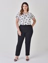 blusa estampa folhagem decote gota plus size genesia look inteiro