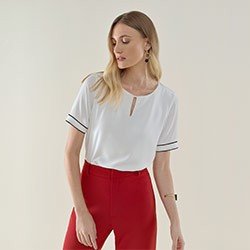 blusa off white filetes preto tecido e modelagem pequeno