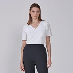 blusa corte v off white nubia capa detalhe tecido