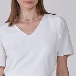 blusa corte v off white nubia capa tecido