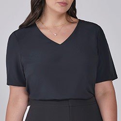 blusa decote v preta nilda pequeno1