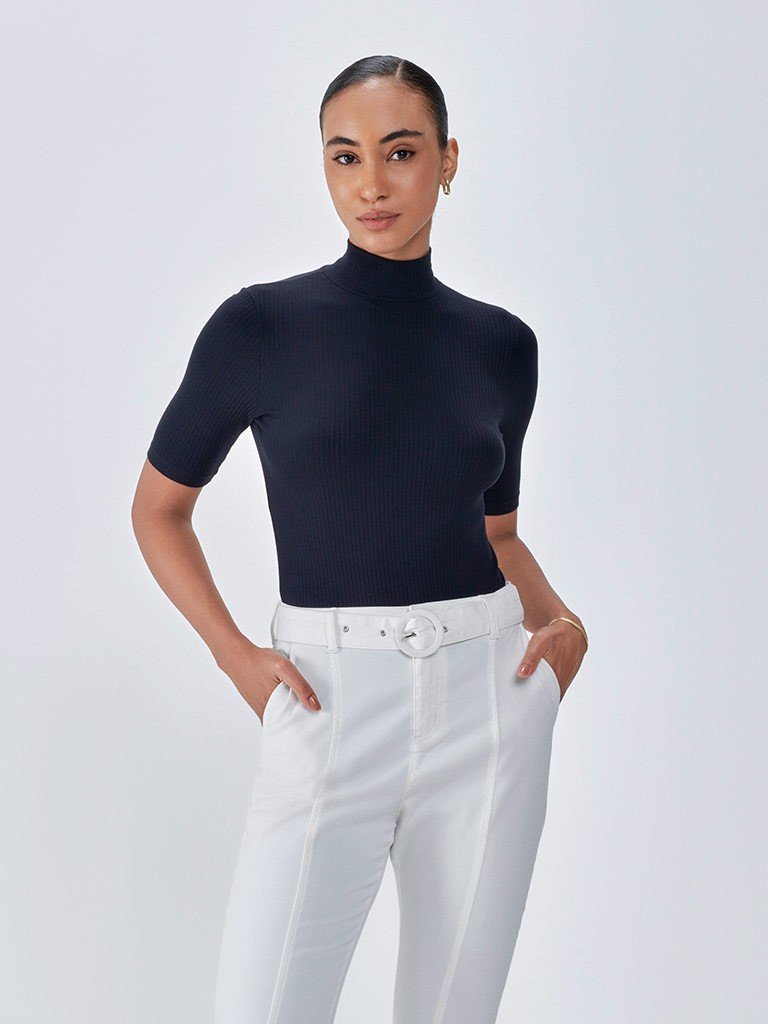 blusa canelada preta gianna capa