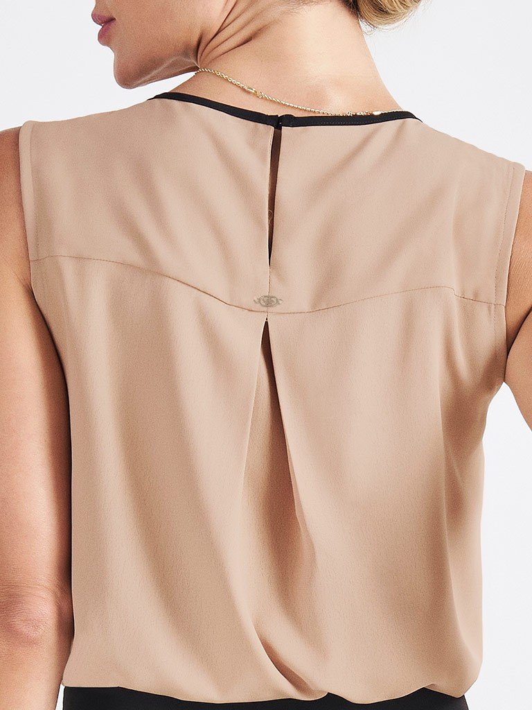 regata nude com decote v enola costas detalhe