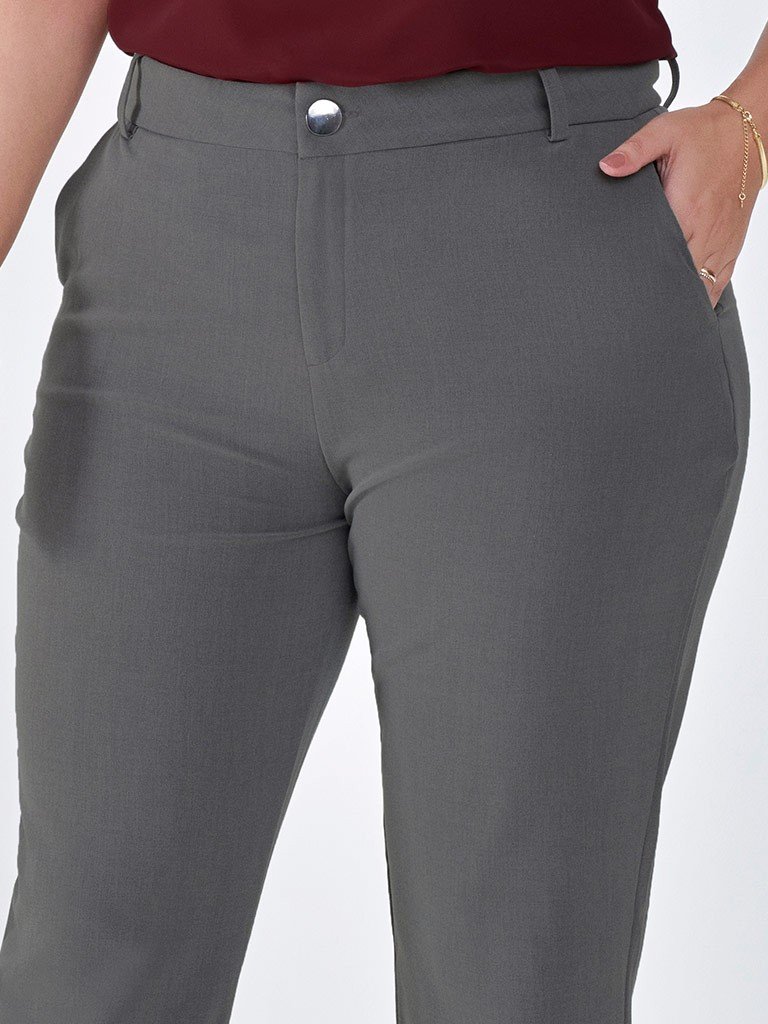 calca cinza alfaiataria plus ana paula detalhes