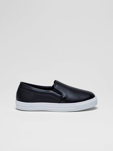 tenis slip on preto patricia capa