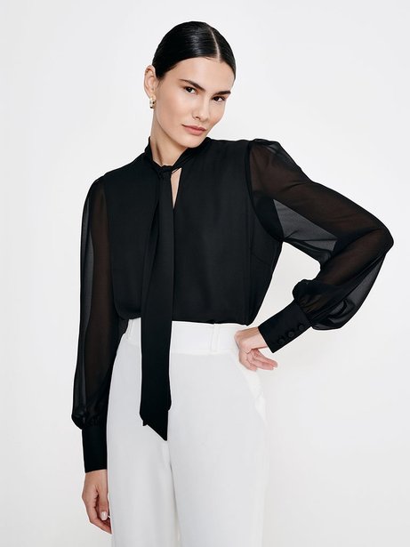 Blusa Preta com Laço Vanilde