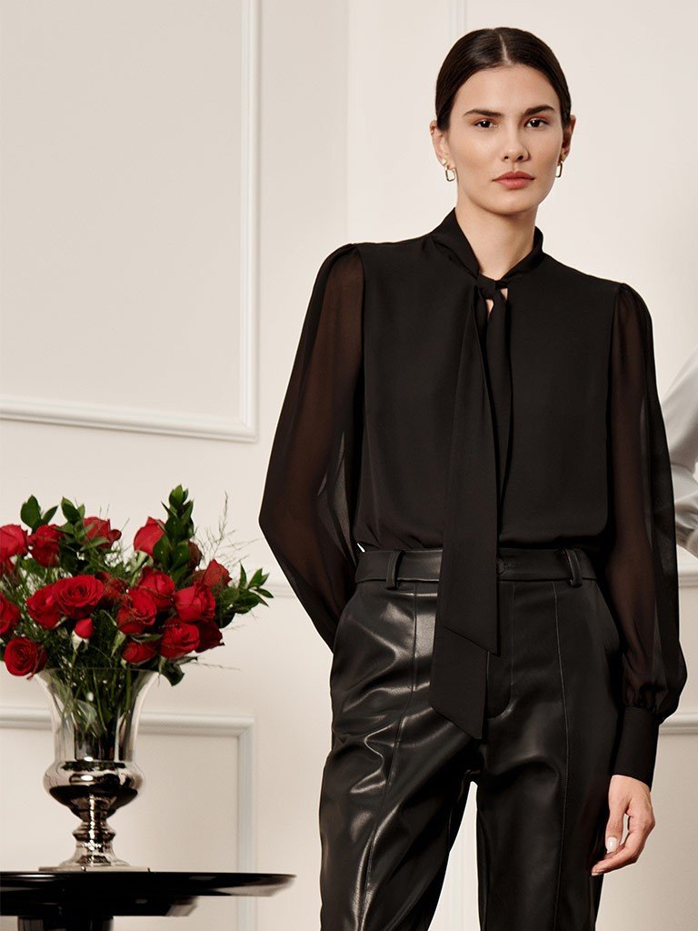 blusa preta gola laco plus vanilde conceito