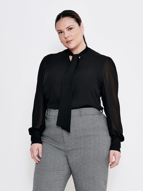 Blusa de Crepe com Laço Plus Size Preta Isabele