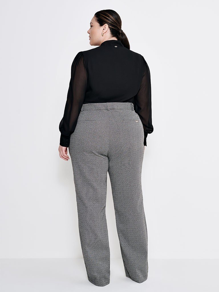 blusa preta gola laco plus vanilde costas