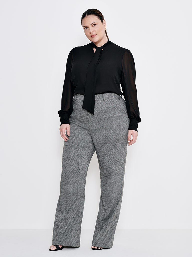 blusa preta gola laco plus vanilde frente