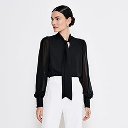 blusa preta gola laco pequeno1