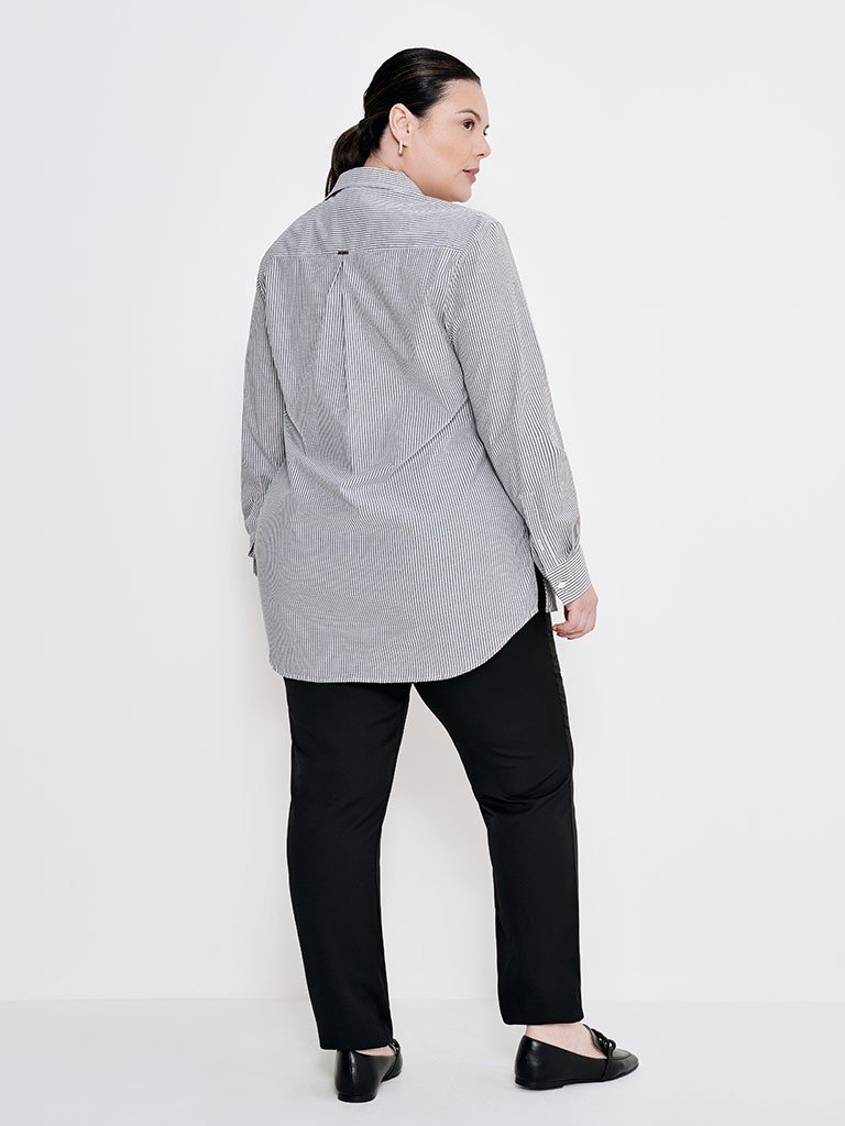 camisa listrada plus alongada bia costas