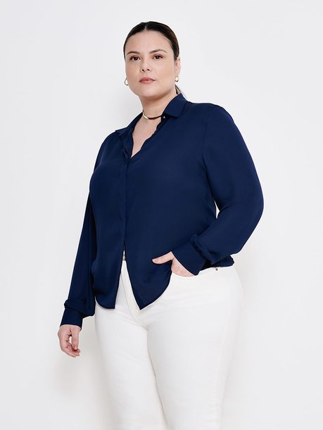 Camisa com Botão Dourado Plus Size Marinho Blair