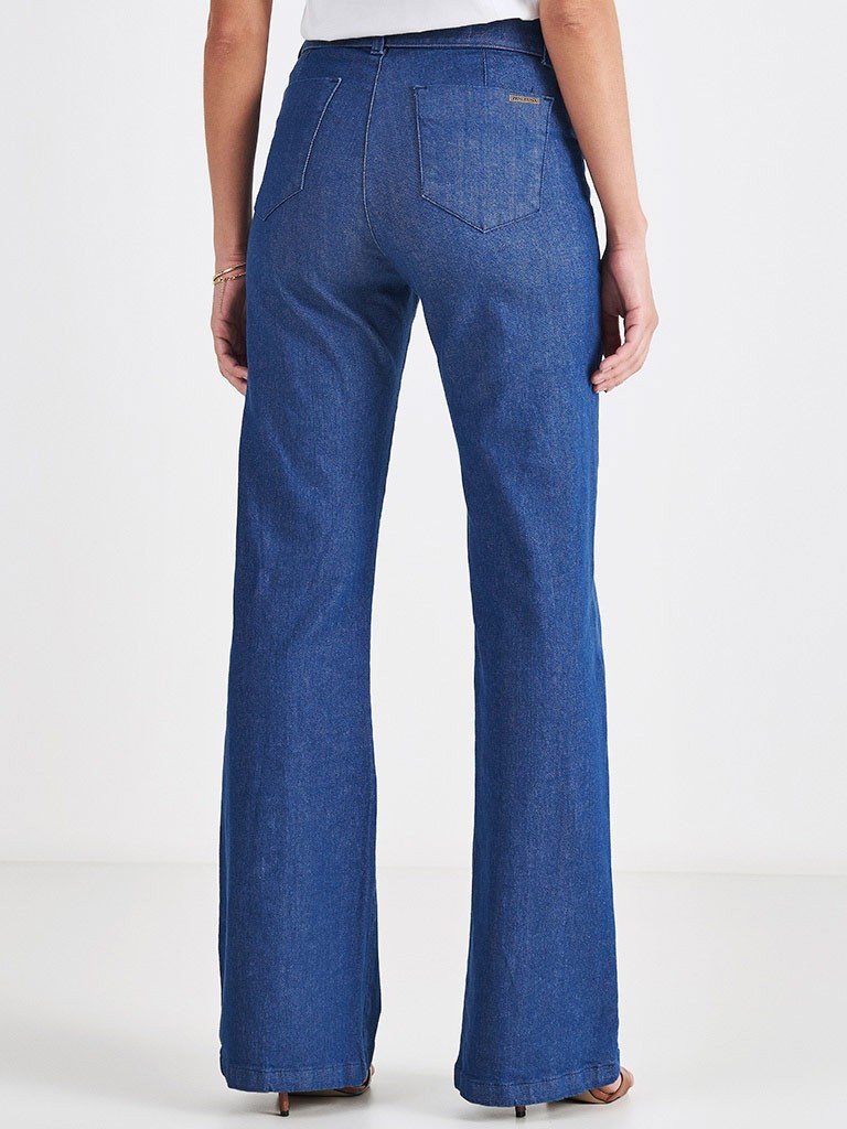 calca jeans flare cintura media com cinto eudora costas vitrine