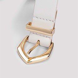 cinto off white fivela geometrica ayane pequeno