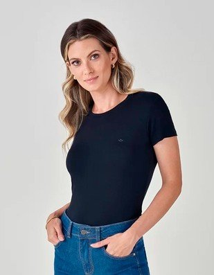 t shirt feminina preta basica com detalhe alto relevo