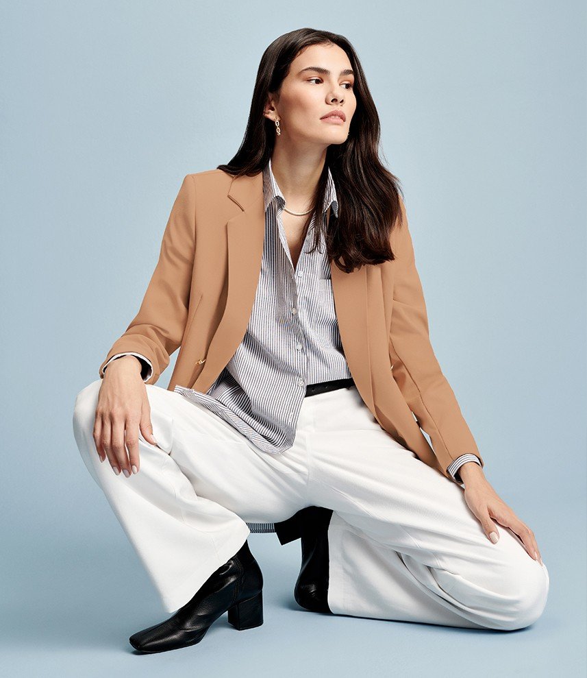look natural com camisa amarrada calca amarelo