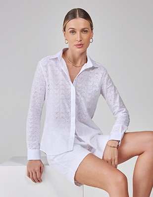 look natural com camisa amarrada calca amarelo