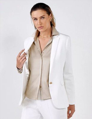 look natural com camisa amarrada calca amarelo