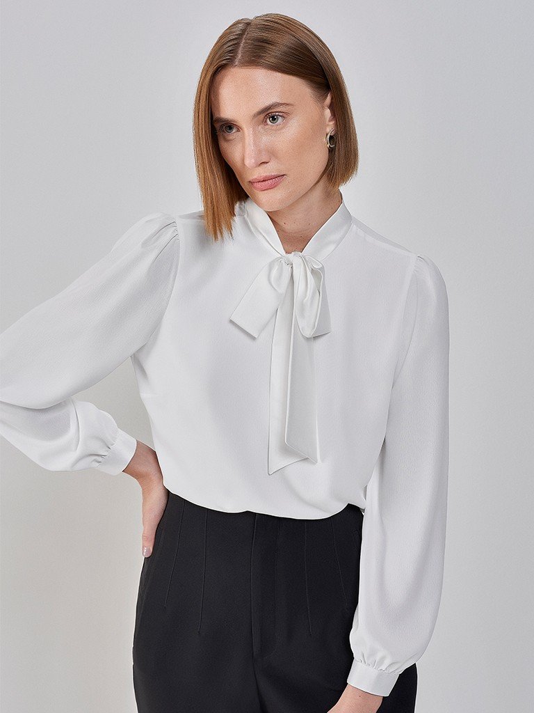 blusa off white gola laco capa