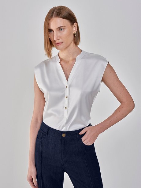 Blusa com Peitilho Off White Domini