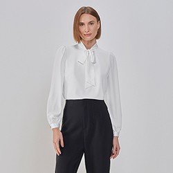 blusa off white gola laco pequeno