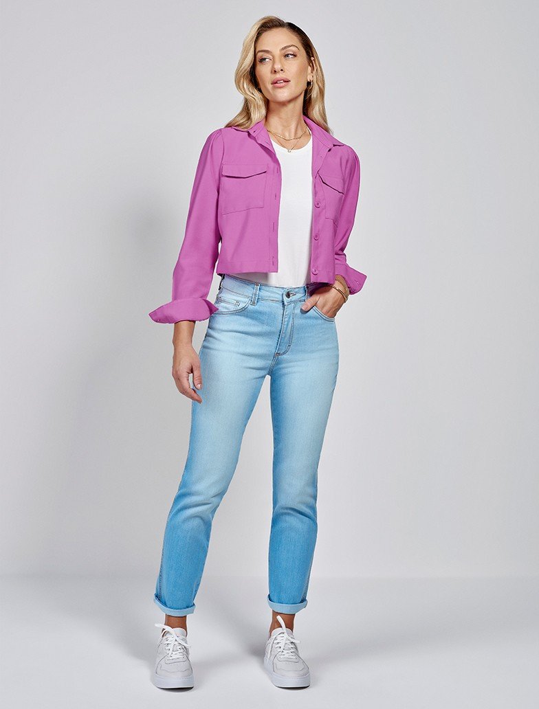 look natural com camisa amarrada calca amarelo