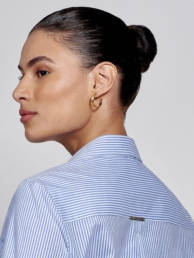 camisa alongada selena costas detalhes