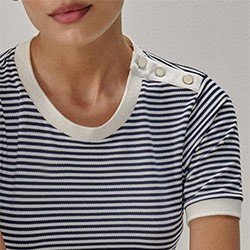 blusa listrada botoes ombro detalhes