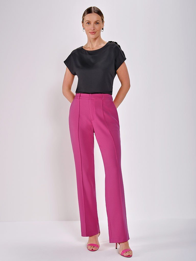 blusa preta botao no ombro frente