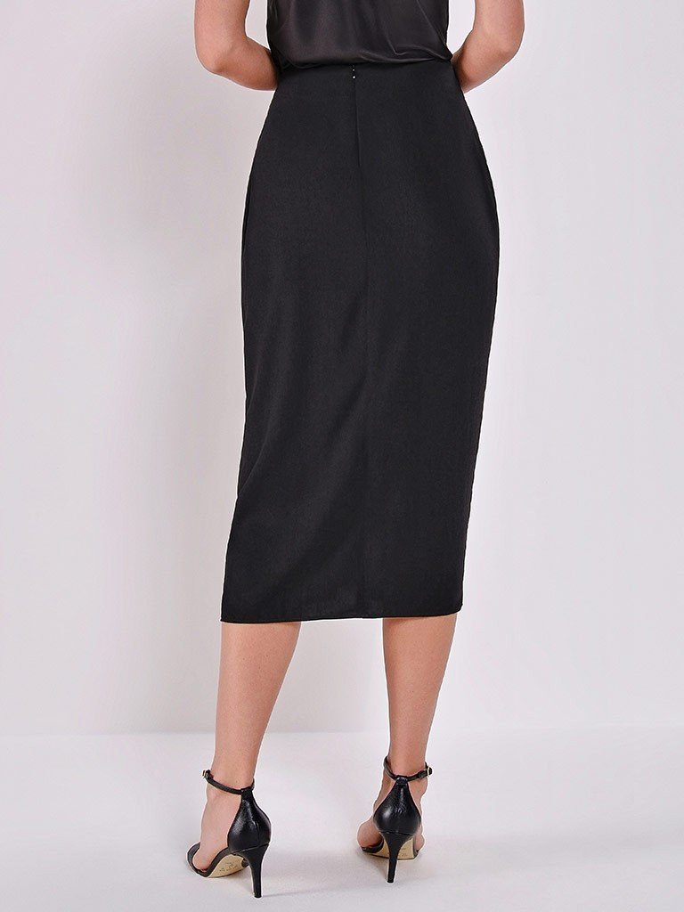 saia preta traspassada costas