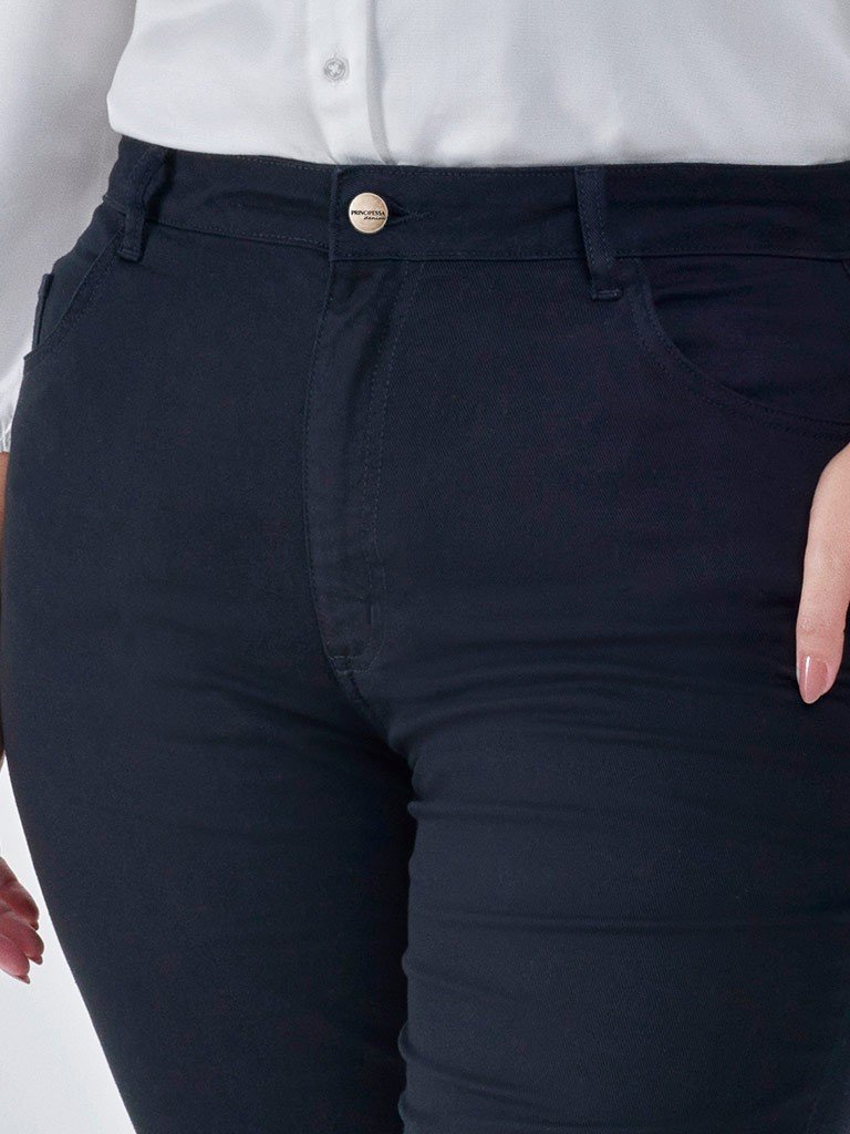 calca sarja preta oana plus detalhe