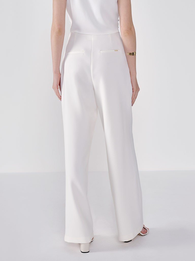 calca off white botao forrado costas