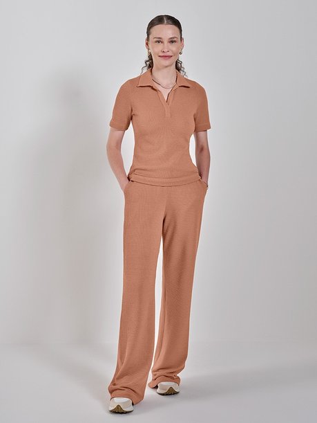 polo nude malha look