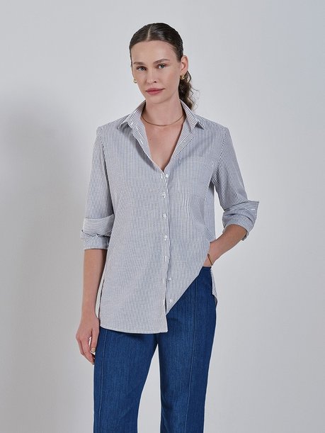 Camisa Oversized Listrada Preto e Off White Bia