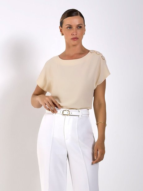 Blusa com Decote Canoa Britney Aveia