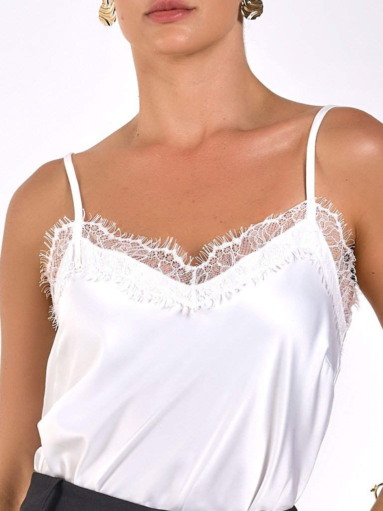 regata off white mulher detalhe1