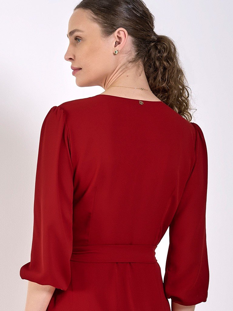 vestido vermelho mulher costas