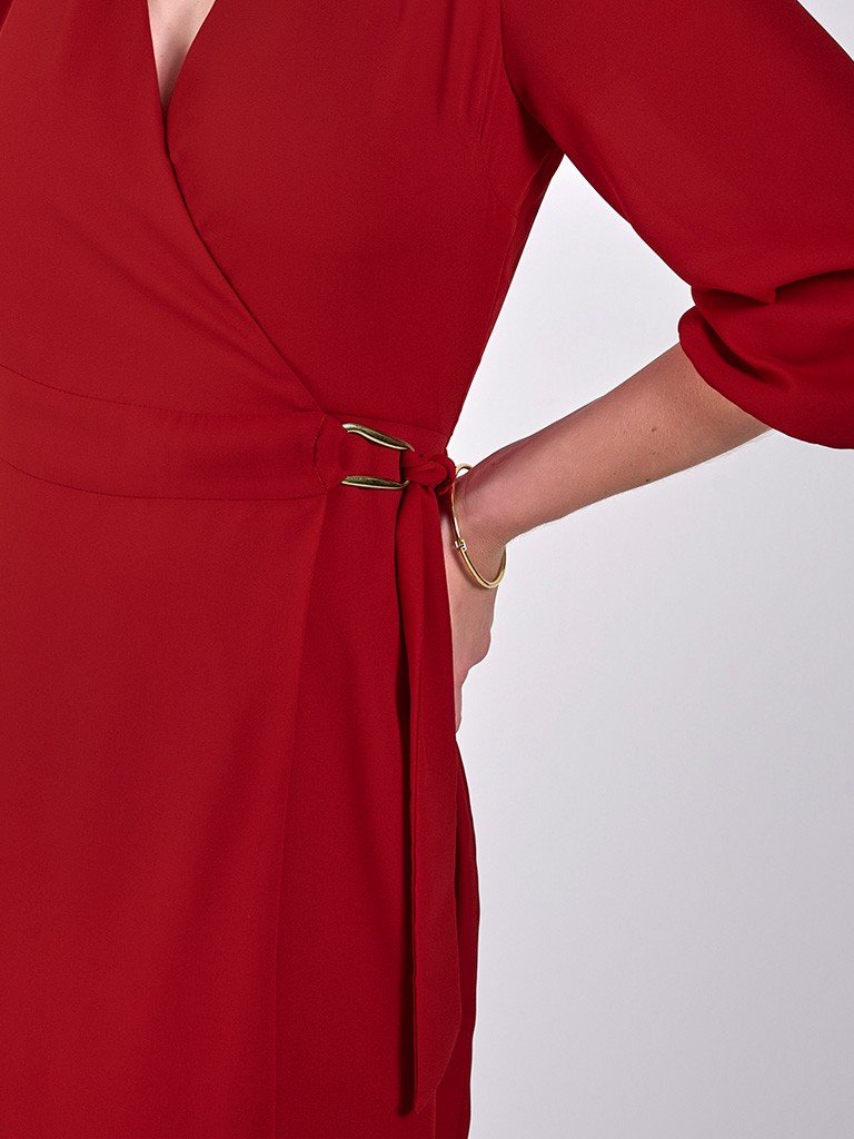 vestido vermelho mulher cinto