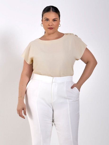 Blusa com Decote Canoa Aveia Plus Size Britney