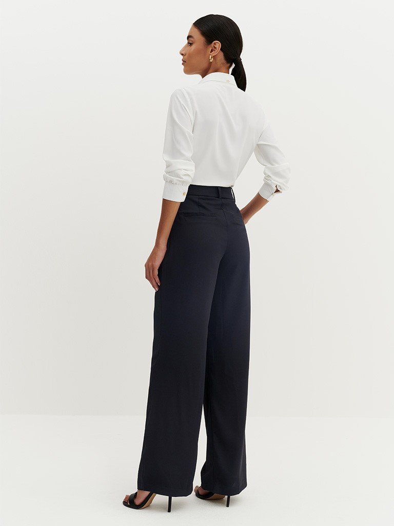 calca timotea e camisa driele costas