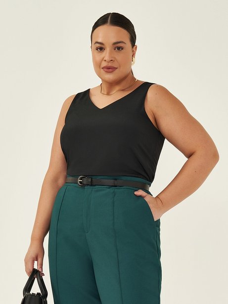 Regata Feminina Decote V Plus Size Preta Maddie