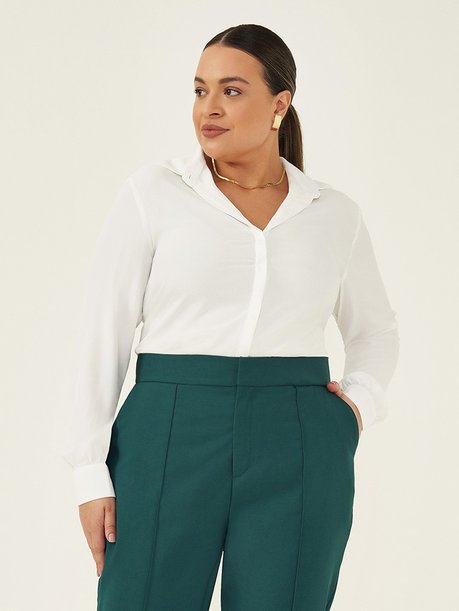 Camisa Social com Botão Dourado Plus Size Off White Helena