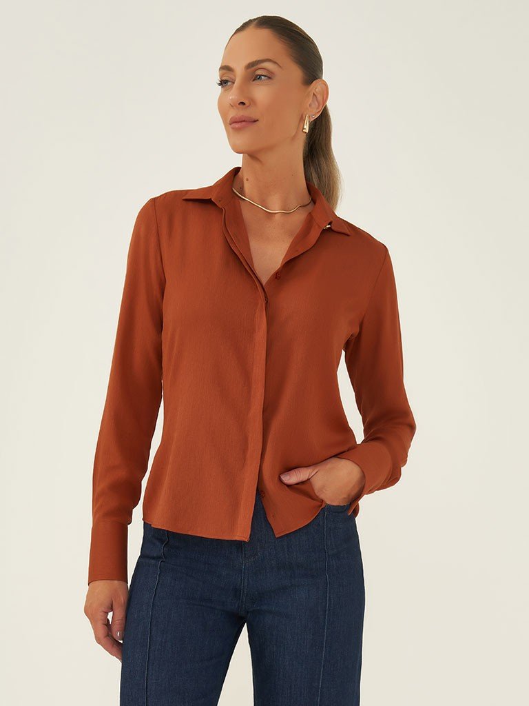 camisa nivea frente detalhe cropado